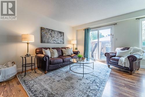 437 Ontario Street N, Milton, ON - Indoor Photo Showing Living Room