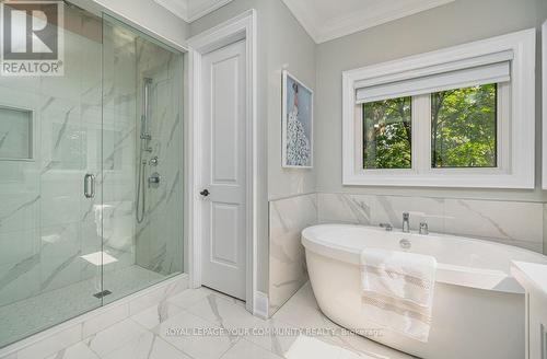 102 Ruggles Avenue, Richmond Hill, ON - Indoor Photo Showing Bathroom