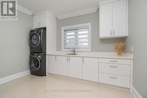 102 Ruggles Avenue, Richmond Hill, ON - Indoor Photo Showing Laundry Room