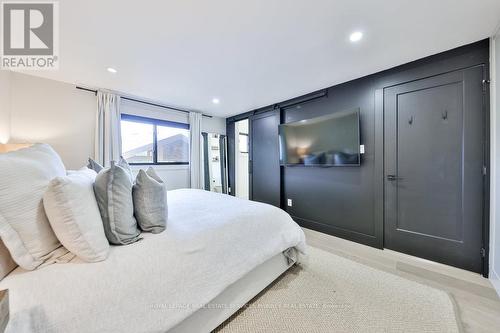 218 Vance Drive, Oakville, ON - Indoor Photo Showing Bedroom