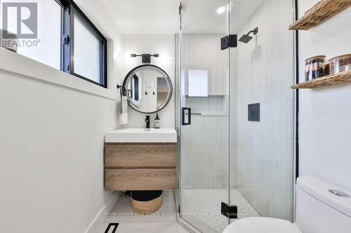 218 Vance Drive, Oakville, ON - Indoor Photo Showing Bathroom