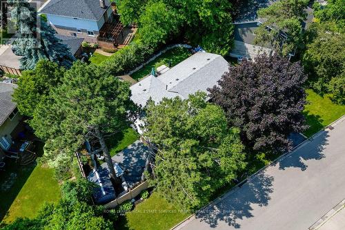 218 Vance Drive, Oakville, ON - Outdoor