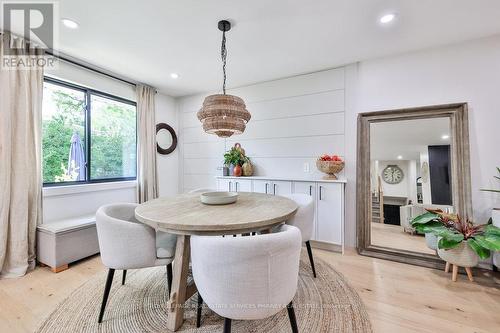 218 Vance Drive, Oakville, ON - Indoor Photo Showing Dining Room