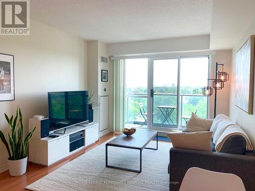 614 - 1403 Royal York Road, Toronto, ON - Indoor Photo Showing Living Room