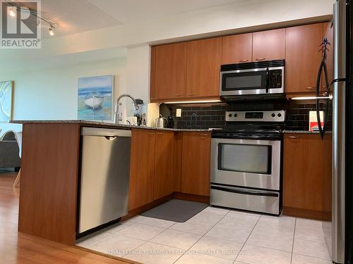 614 - 1403 Royal York Road, Toronto, ON - Indoor Photo Showing Kitchen