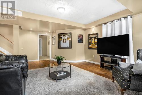 2 Briarwood Drive, St. Catharines, ON - Indoor Photo Showing Living Room