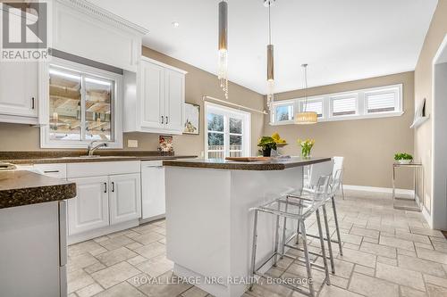 2 Briarwood Drive, St. Catharines, ON - Indoor Photo Showing Kitchen