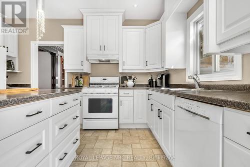 2 Briarwood Drive, St. Catharines, ON - Indoor Photo Showing Kitchen With Double Sink