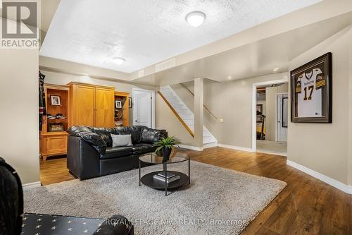2 Briarwood Drive, St. Catharines, ON - Indoor Photo Showing Living Room