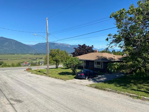 604 Ibbitson Street, Creston, BC - Outdoor