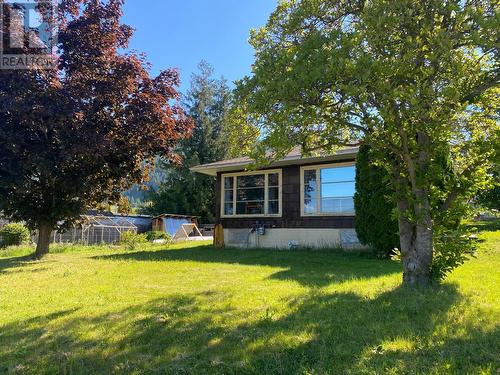 604 Ibbitson  Street, Creston, BC - Outdoor