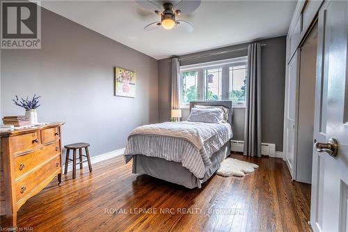 22 Ridgewood Avenue, Port Colborne, ON - Indoor Photo Showing Bedroom