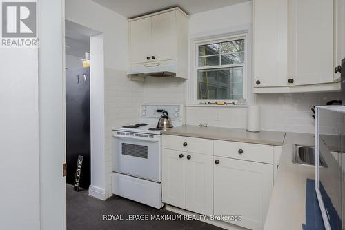 378 Prince Edward Drive N, Toronto, ON - Indoor Photo Showing Kitchen