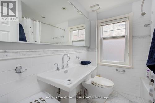 378 Prince Edward Drive N, Toronto, ON - Indoor Photo Showing Bathroom