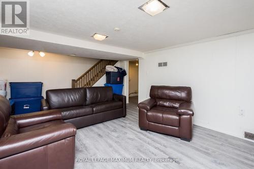 378 Prince Edward Drive N, Toronto, ON - Indoor Photo Showing Living Room