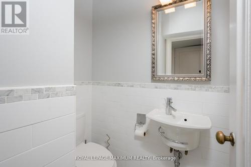 378 Prince Edward Drive N, Toronto, ON - Indoor Photo Showing Bathroom