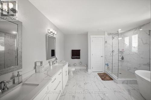 356 Benjamin Street, Lakeshore, ON - Indoor Photo Showing Bathroom