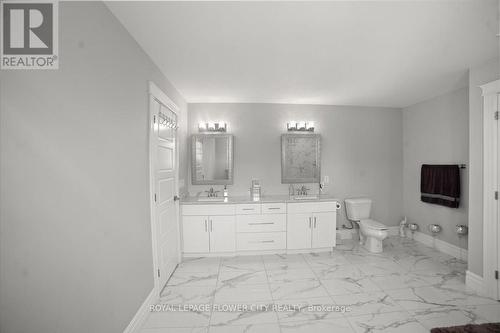 356 Benjamin Street, Lakeshore, ON - Indoor Photo Showing Bathroom