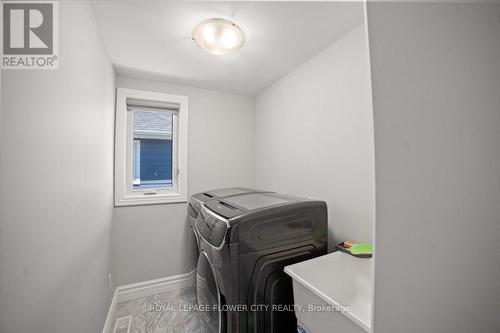 356 Benjamin Street, Lakeshore, ON - Indoor Photo Showing Laundry Room