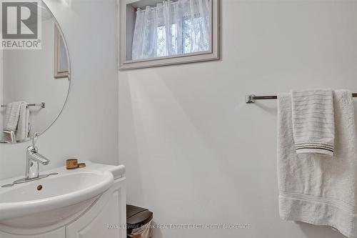 683 Bellaire Street, Peterborough, ON - Indoor Photo Showing Bathroom