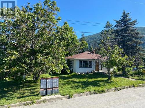 610 Ibbitson Street, Creston, BC - Outdoor