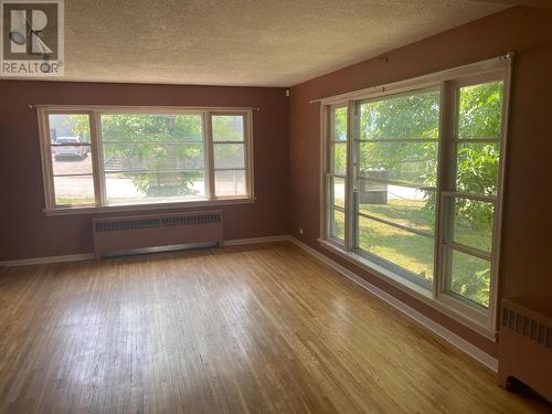 610 Ibbitson Street, Creston, BC - Indoor Photo Showing Other Room