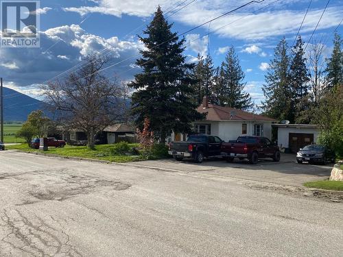 610 Ibbitson Street, Creston, BC - Outdoor