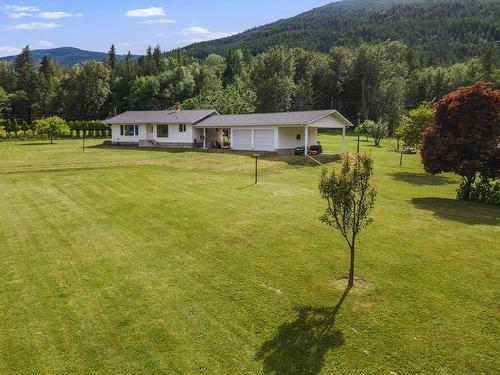 1055 Simmons Road, Creston, BC - Outdoor With View