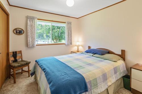 1055 Simmons Road, Creston, BC - Indoor Photo Showing Bedroom