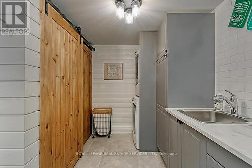 140 John Street, Oakville, ON - Indoor Photo Showing Kitchen