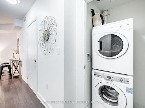 616E-576 Front St W, Toronto, ON - Indoor Photo Showing Laundry Room