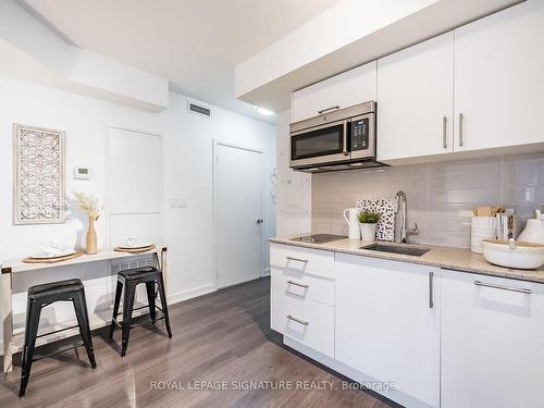 616E-576 Front St W, Toronto, ON - Indoor Photo Showing Kitchen