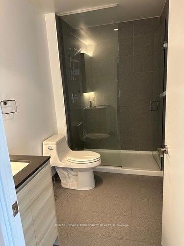 510-1190 Dundas St E, Toronto, ON - Indoor Photo Showing Bathroom