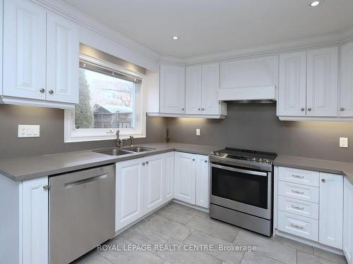 2577 Burnford Tr, Mississauga, ON - Indoor Photo Showing Kitchen With Double Sink