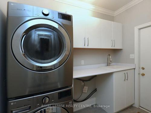 2577 Burnford Tr, Mississauga, ON - Indoor Photo Showing Laundry Room