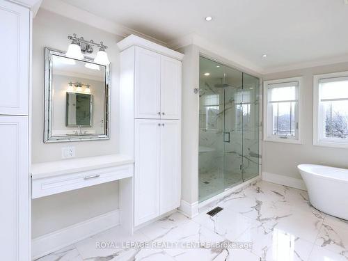 2577 Burnford Tr, Mississauga, ON - Indoor Photo Showing Bathroom