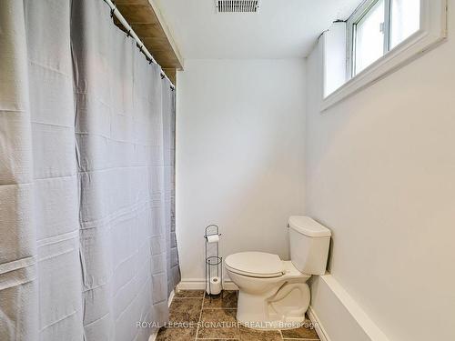 1195 Chada Ave, Mississauga, ON - Indoor Photo Showing Bathroom