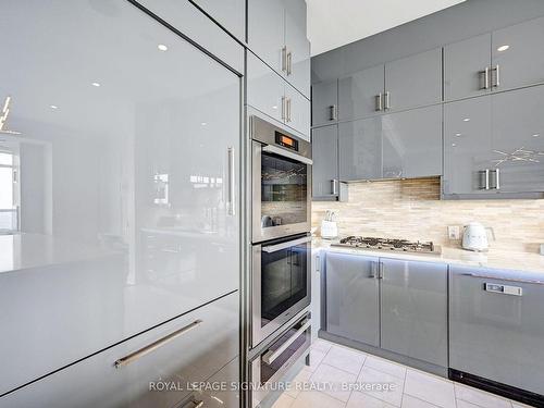 5501-60 Absolute Ave, Mississauga, ON - Indoor Photo Showing Kitchen With Upgraded Kitchen