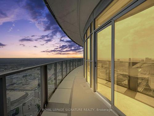 5501-60 Absolute Ave, Mississauga, ON - Outdoor With View With Exterior