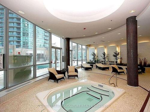 5501-60 Absolute Ave, Mississauga, ON - Indoor Photo Showing Gym Room