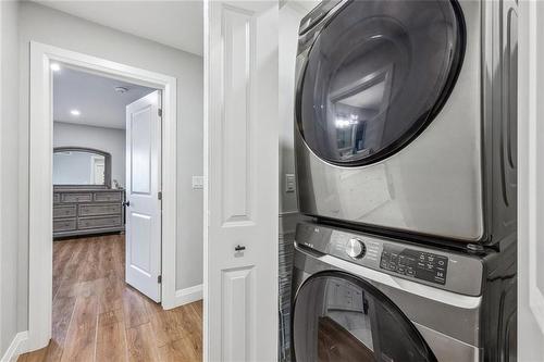 53 High Street, St. George, ON - Indoor Photo Showing Laundry Room