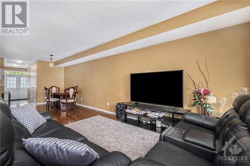 1544 Demeter Street, Ottawa, ON - Indoor Photo Showing Living Room