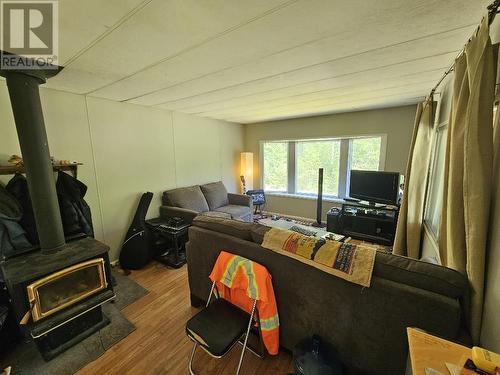 2207 Vernon Road, Quesnel, BC - Indoor Photo Showing Living Room With Fireplace