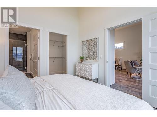 1432 Tower Ranch Drive, Kelowna, BC - Indoor Photo Showing Bedroom