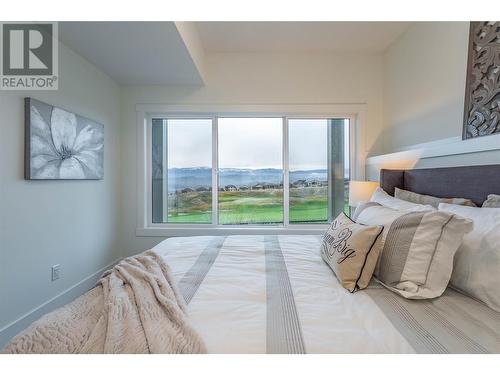 1432 Tower Ranch Drive, Kelowna, BC - Indoor Photo Showing Bedroom