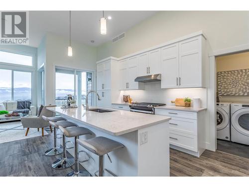 1432 Tower Ranch Drive, Kelowna, BC - Indoor Photo Showing Kitchen