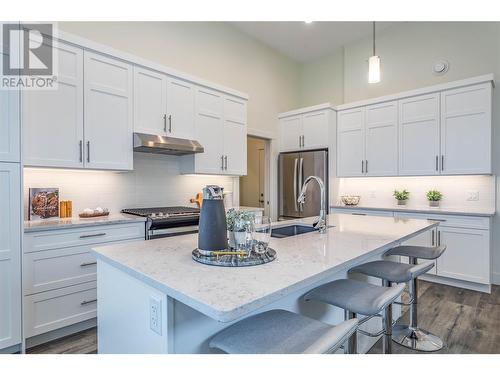 1432 Tower Ranch Drive, Kelowna, BC - Indoor Photo Showing Kitchen With Upgraded Kitchen