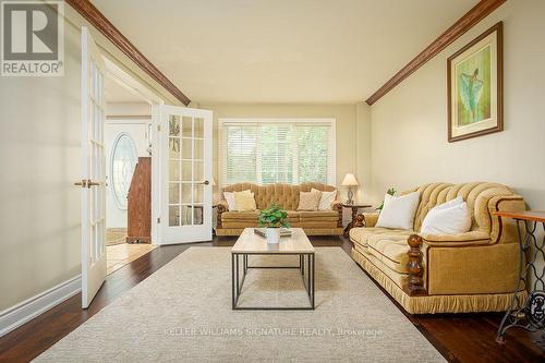 1531 Stancombe Crescent, Mississauga, ON - Indoor Photo Showing Living Room