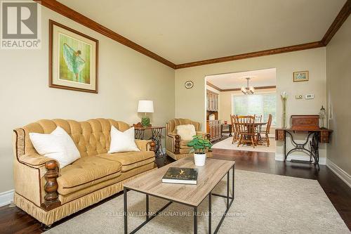 1531 Stancombe Crescent, Mississauga, ON - Indoor Photo Showing Living Room