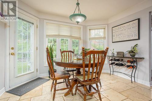 1531 Stancombe Crescent, Mississauga, ON - Indoor Photo Showing Dining Room